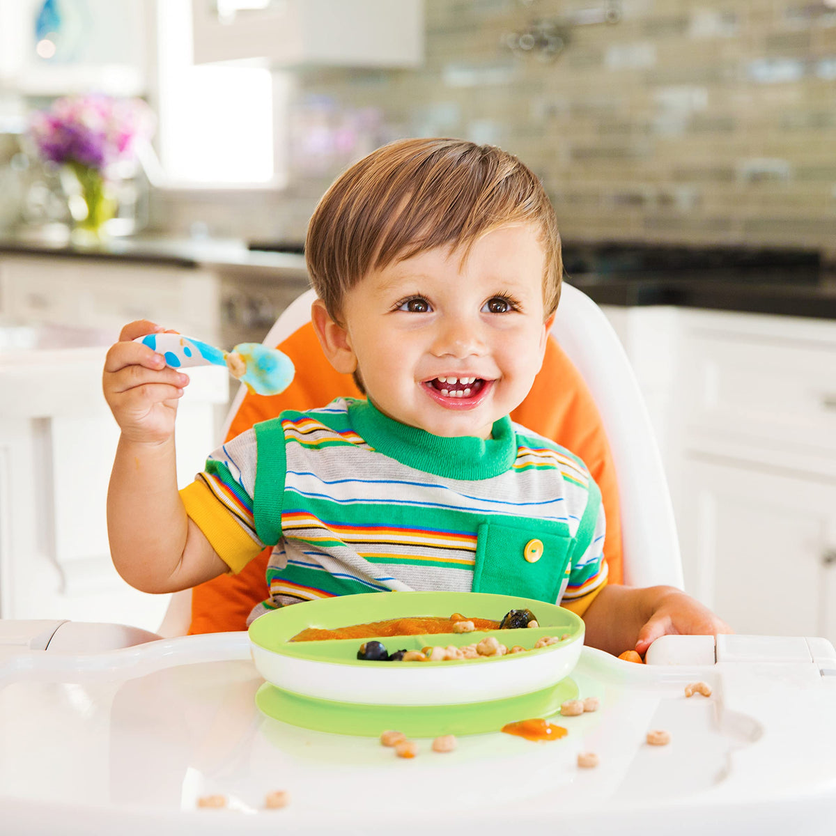 Munchkin Stay Put Suction Plates for Baby and Toddler, 3 Divided Sections , Blue/Green