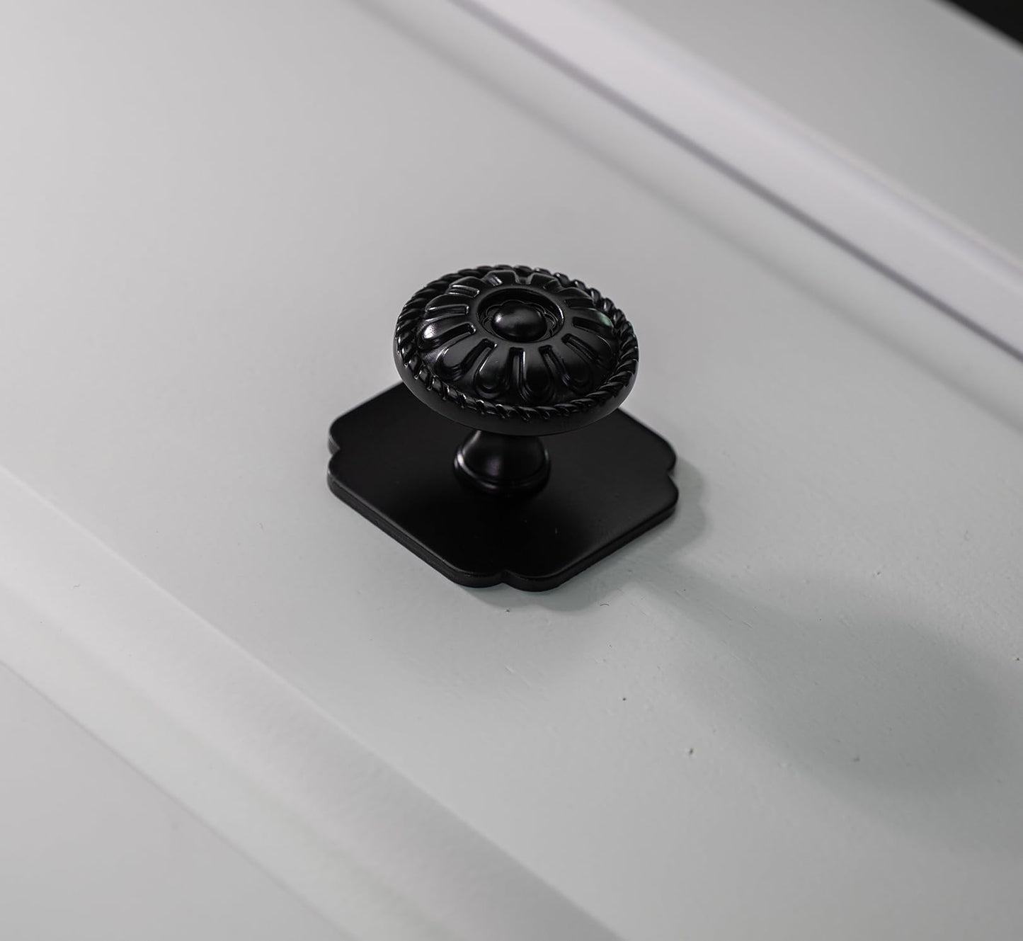 trust4care 4-Pack Euro-Style Matt Black Kitchen Cabinet Knobs, 1.25" Round Zinc Drawer Knobs with Victorian Floral Pattern, Farmhouse & Vintage Dresser Furniture Handle Hardware
