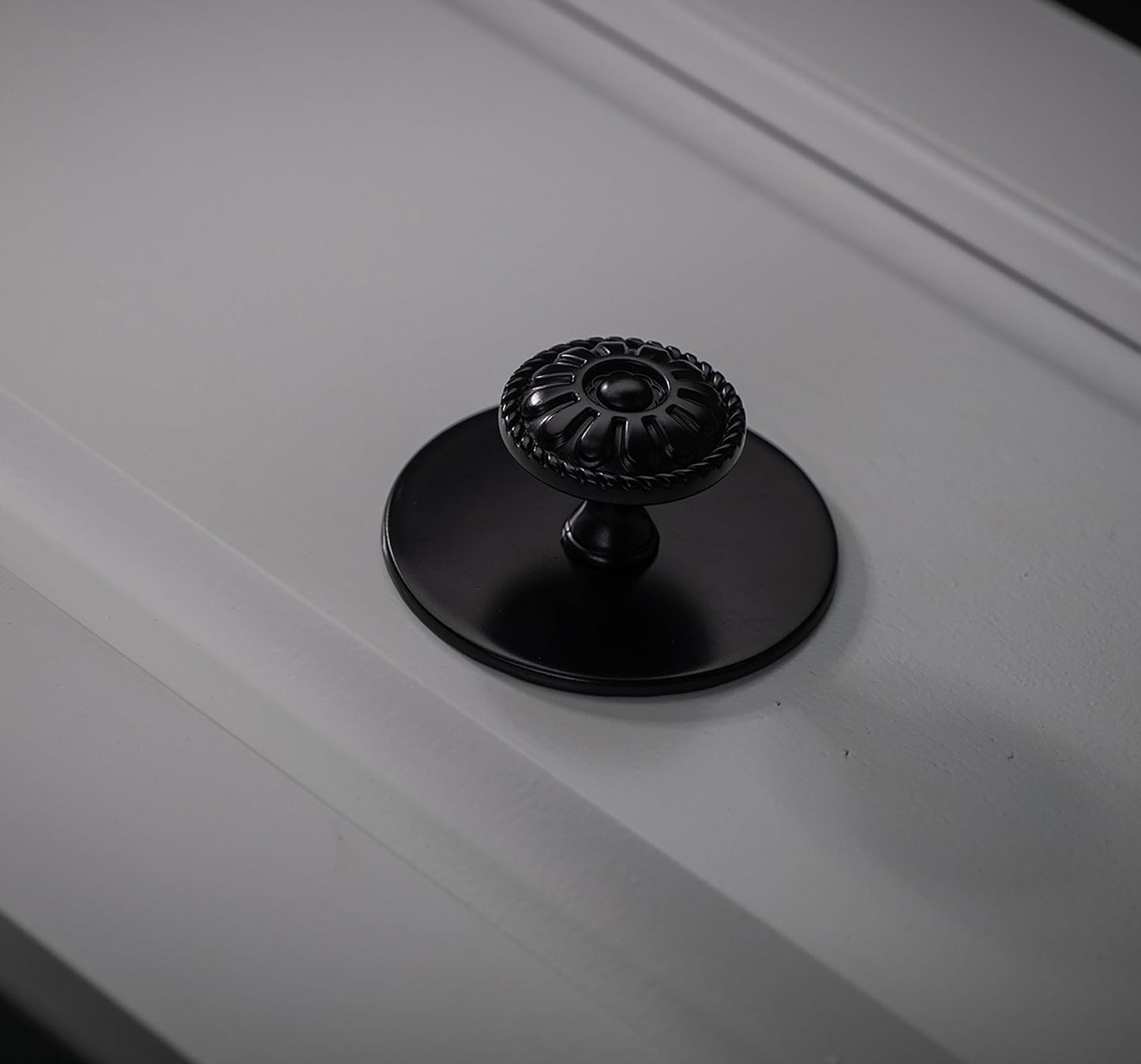 trust4care 4-Pack Euro-Style Matt Black Kitchen Cabinet Knobs, 1.25" Round Zinc Drawer Knobs with Victorian Floral Pattern, Farmhouse & Vintage Dresser Furniture Handle Hardware