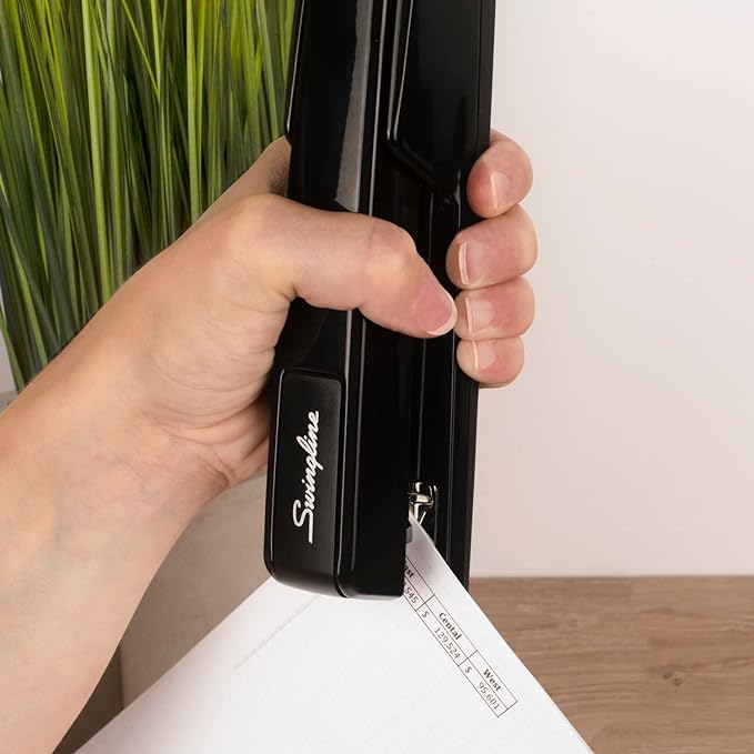 Swingline Stapler, 30 Sheet Capacity, 747 Classic Stapler, Jam Free, Metal, Black (74701)