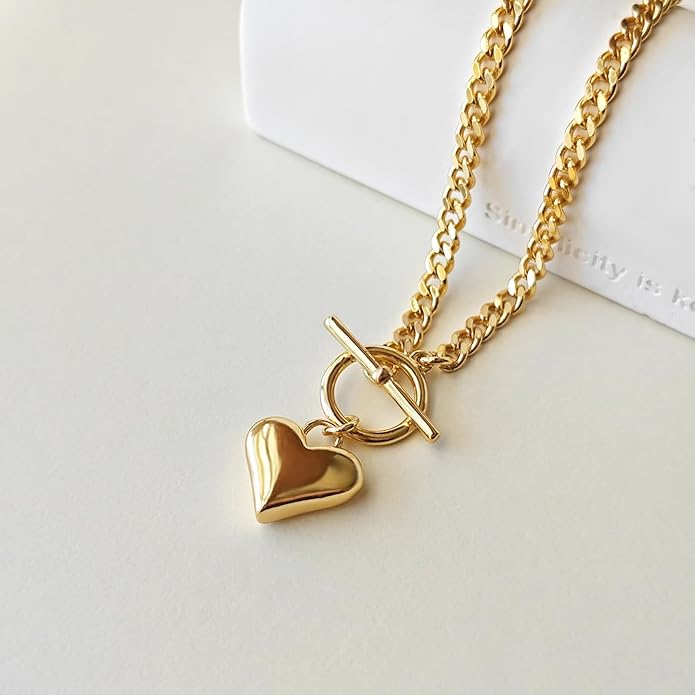 Cute Heart Necklace Dainty 18k Gold Plated Tiny Heart Pendant Choker Necklaces Small Gold Love Open Heart Chain Necklace for Women Simple Gold Necklace for Women Trendy Jewelry