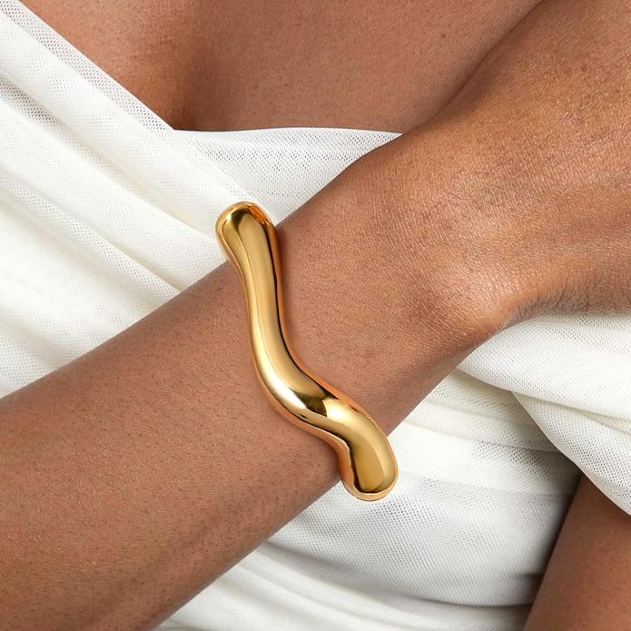 2Pcs Bangle Bracelets for Women Gold Arm Cuff 14k Gold Plated Chunky Gold Bangle Set Hinged Cuff Bracelets Trendy Arm Cuff Jewelry for Women