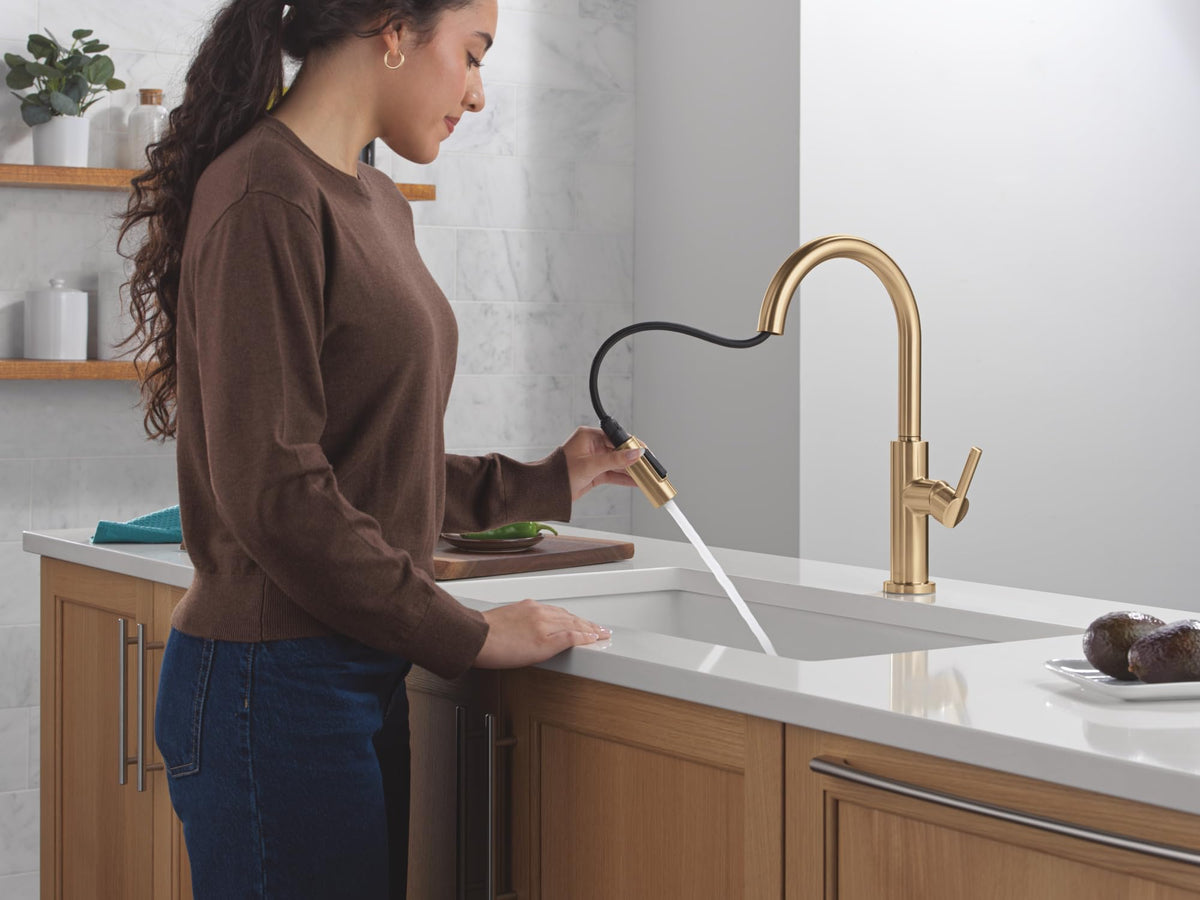 Delta Nicoli Brushed Gold Kitchen Faucet with Pull Down Sprayer, Modern Single Hole Kitchen Sink Faucet, Single Handle, Champagne Bronze 19867LF-CZ