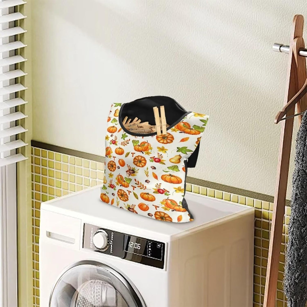 Pumpkin Print Clothespin Bag with Hanging Rope Space-Saving Clothespin Storage Organizer Waterproof Clothes Pin Holder for Clothesline Outdoor Waterproof Clothespin Storage