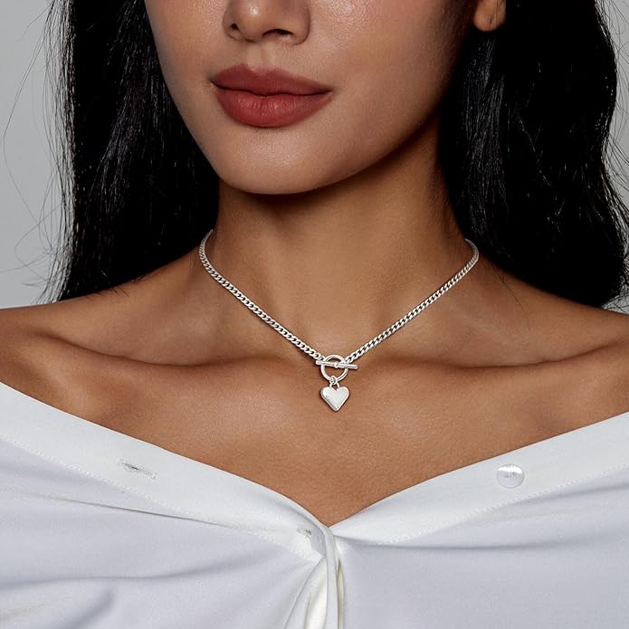 Zeffy Cute Heart Necklace 18k Gold/Silver Plated Tiny Heart Pendant Choker Necklaces Gold Love Heart Chain Necklace for Women Dainty Gold Jewelry Valentines Day Gifts for Women Girls Teen Girls