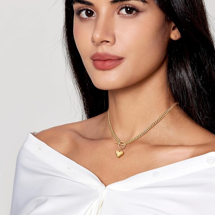 Zeffy Cute Heart Necklace 18k Gold/Silver Plated Tiny Heart Pendant Choker Necklaces Gold Love Heart Chain Necklace for Women Dainty Gold Jewelry Valentines Day Gifts for Women Girls Teen Girls