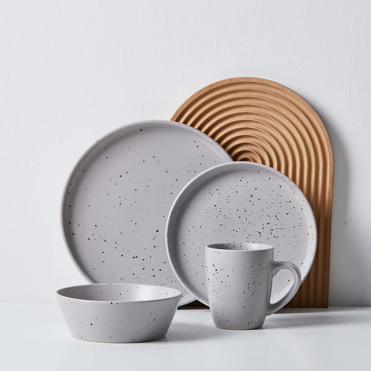 Stone Lain Jade Stoneware 16 Piece Dinnerware Set, Home Kitchen Dish Set with Dinner Plates, Salad Plates, Bowls, & Mugs - Service for 4, Light Grey