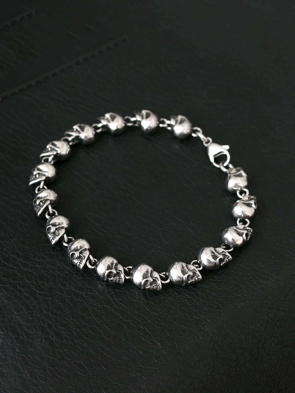 HAQUIL Stainless Steel Skull Bead Linked Bracelet for Men and Women, Skull Jewelry Gift (AD)