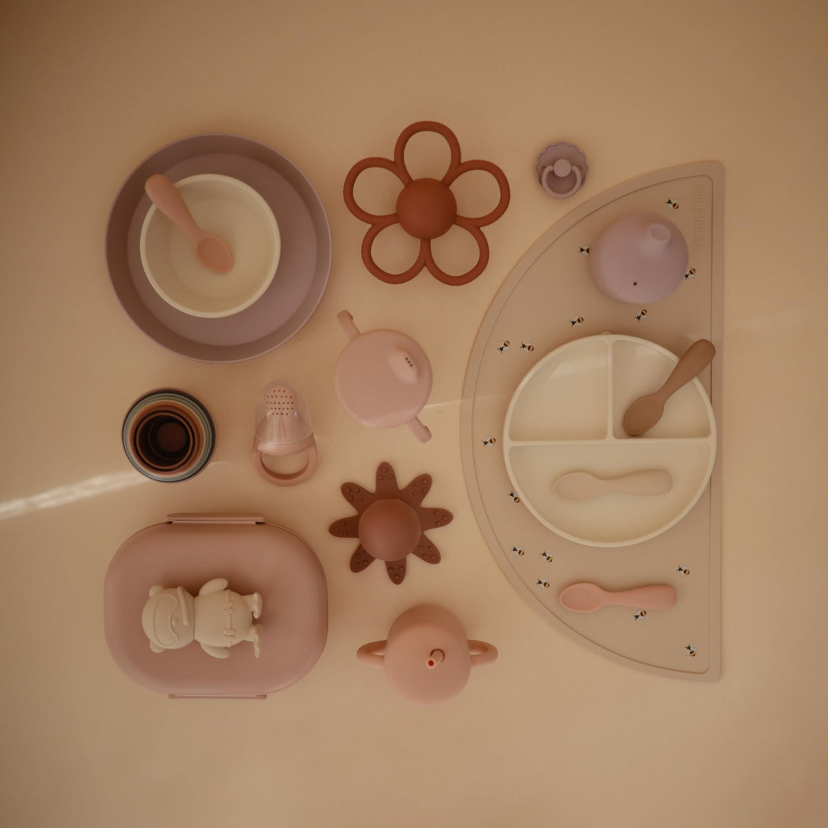 mushie Silicone Suction Plate | BPA-Free Non-Slip Design (Ivory)