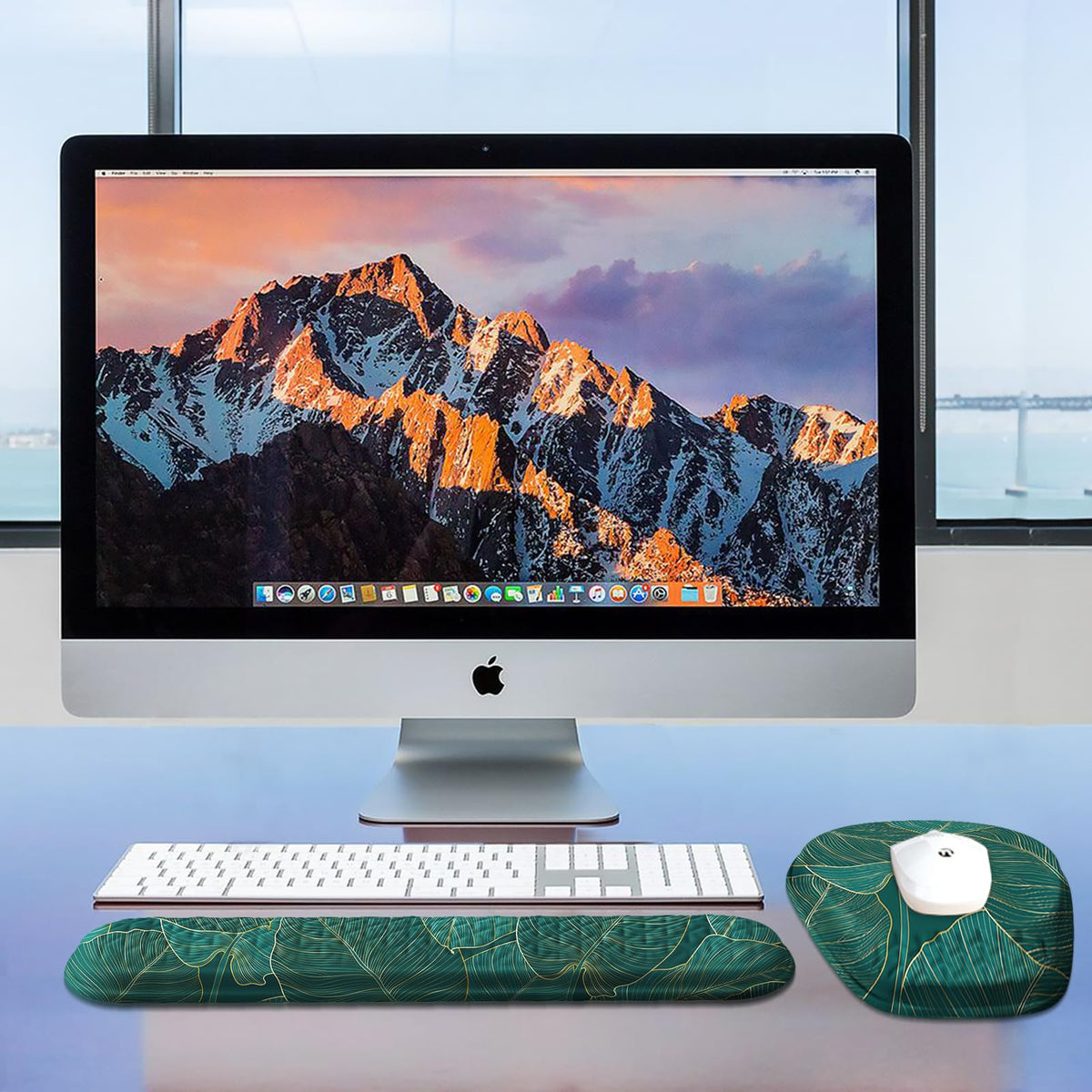 Laokiiy Mouse Pad with Wrist Rest, Comfortable Memory Foam Wrist Rest for Computer Keyboard, Ergonomic Mouse Pad Set for Easy Typing & Pain Relief for Office & Home, Green