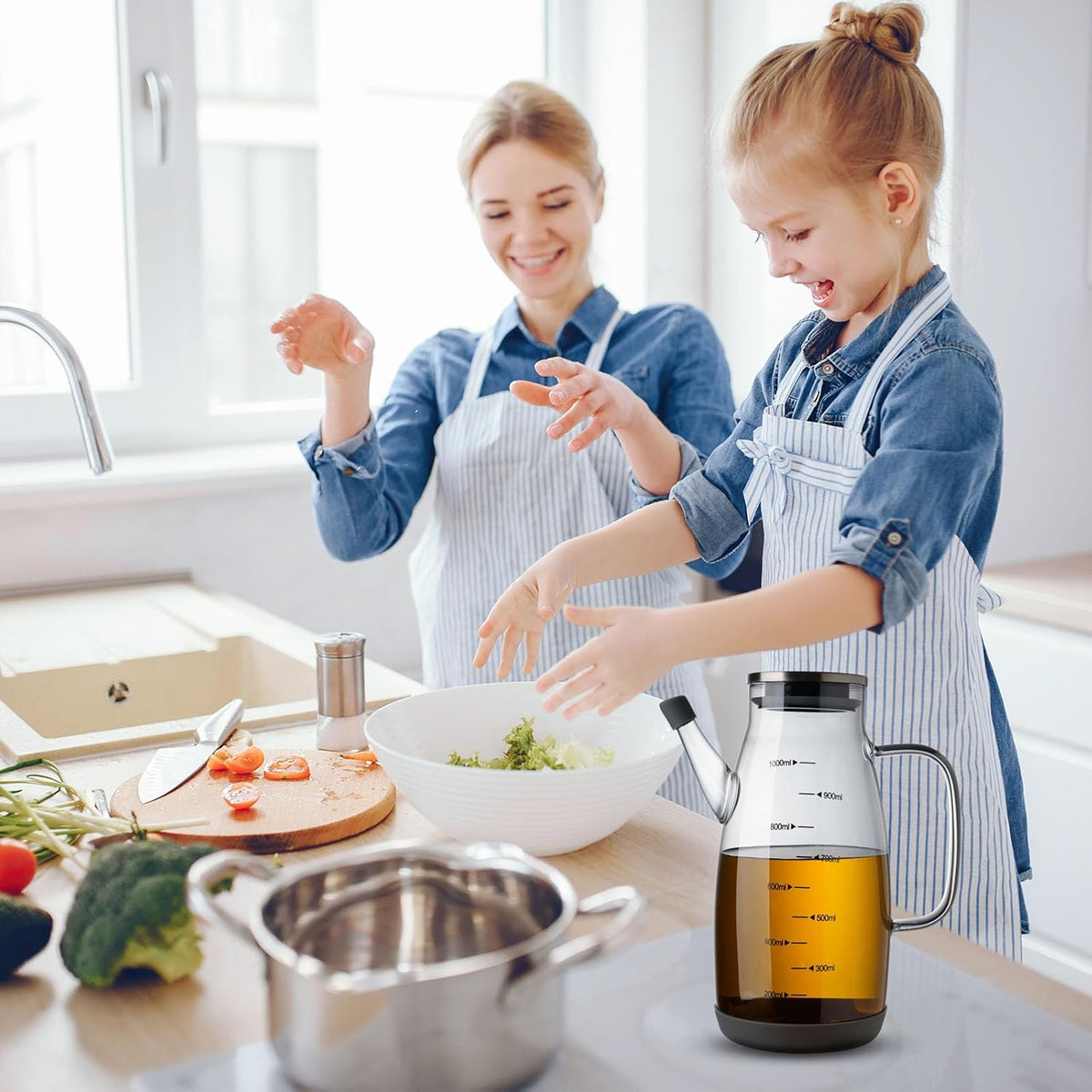 Large Glass Oil Dispenser Bottle for Kitchen Cooking Recipiente Para Aceite De Cocina Olive Oil Vinegar Dispenser Cruet Stainless Steel Lid No Drip Liquid Container (Grey, 27oz / 800ml)
