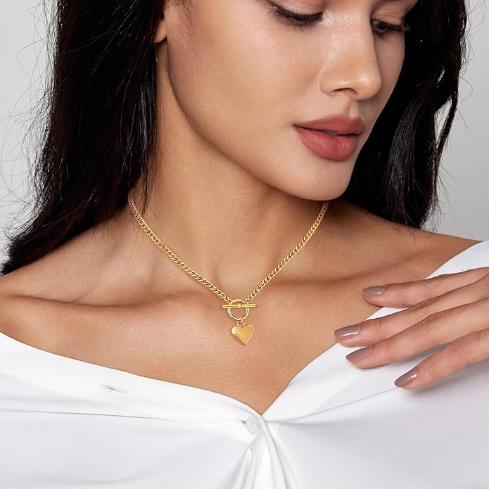 Zeffy Cute Heart Necklace 18k Gold/Silver Plated Tiny Heart Pendant Choker Necklaces Gold Love Heart Chain Necklace for Women Dainty Gold Jewelry Valentines Day Gifts for Women Girls Teen Girls