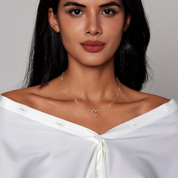 Zeffy Dainty Gold Heart Necklace for Women Trendy 14K Gold/Silver Plate Cute Heart Pendant Choker Necklaces Gold Love Heart Chain Necklace for Women Dainty Gold Jewelry Gifts for Women