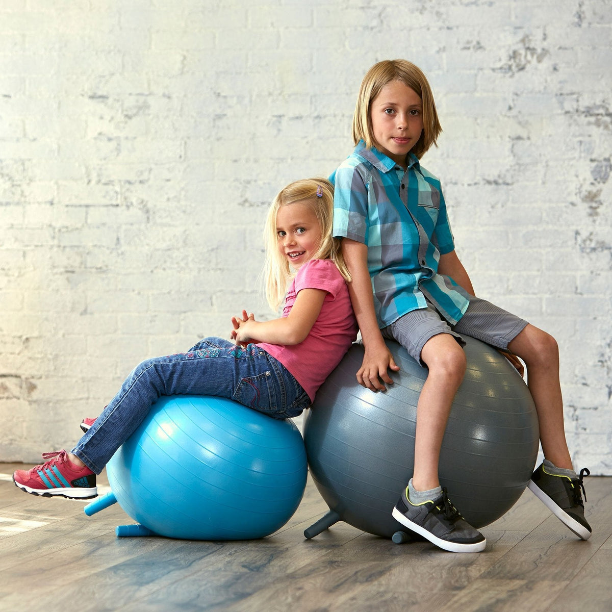 Gaiam Kids Stay-N-Play Children's Balance Ball - Flexible School Chair Active Classroom Desk Alternative Seating Built-In Stay-Put Soft Stability Legs, Includes Air Pump