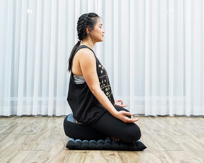 Leewadee Meditation Cushion Set – 1 Small Zafu Yoga Pillow and 1 Small Roll-Up Zabuton Mat Filled with Kapok