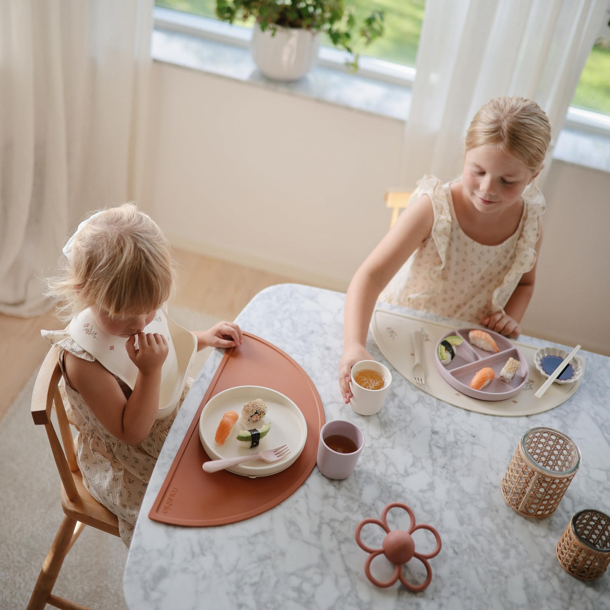 mushie Silicone Suction Plate | BPA-Free Non-Slip Design (Ivory)