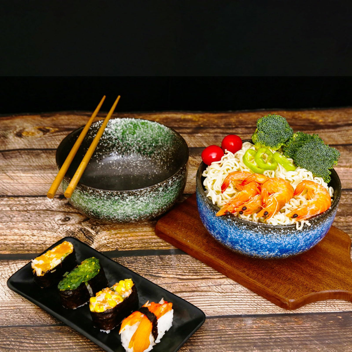 Japanese Ceramic Ramen Bowls Set with Ceramic Spoon, Chopsticks，Lid，38 Ounces Large Capacity Rice Noodle Ramen Bowl for Pho Soup Pasta Salad，Microwavable Oven Safety (Blue)