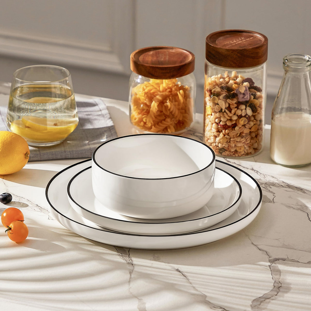 MALACASA 24 OZ Cereal Bowls, Porcelain Soup Oatmeal Bowls Set of 6, White Kitchen Ceramic Serving Bowl wtih Black Rim, Dishwasher Microwave Oven Safe, White, Series LUNA