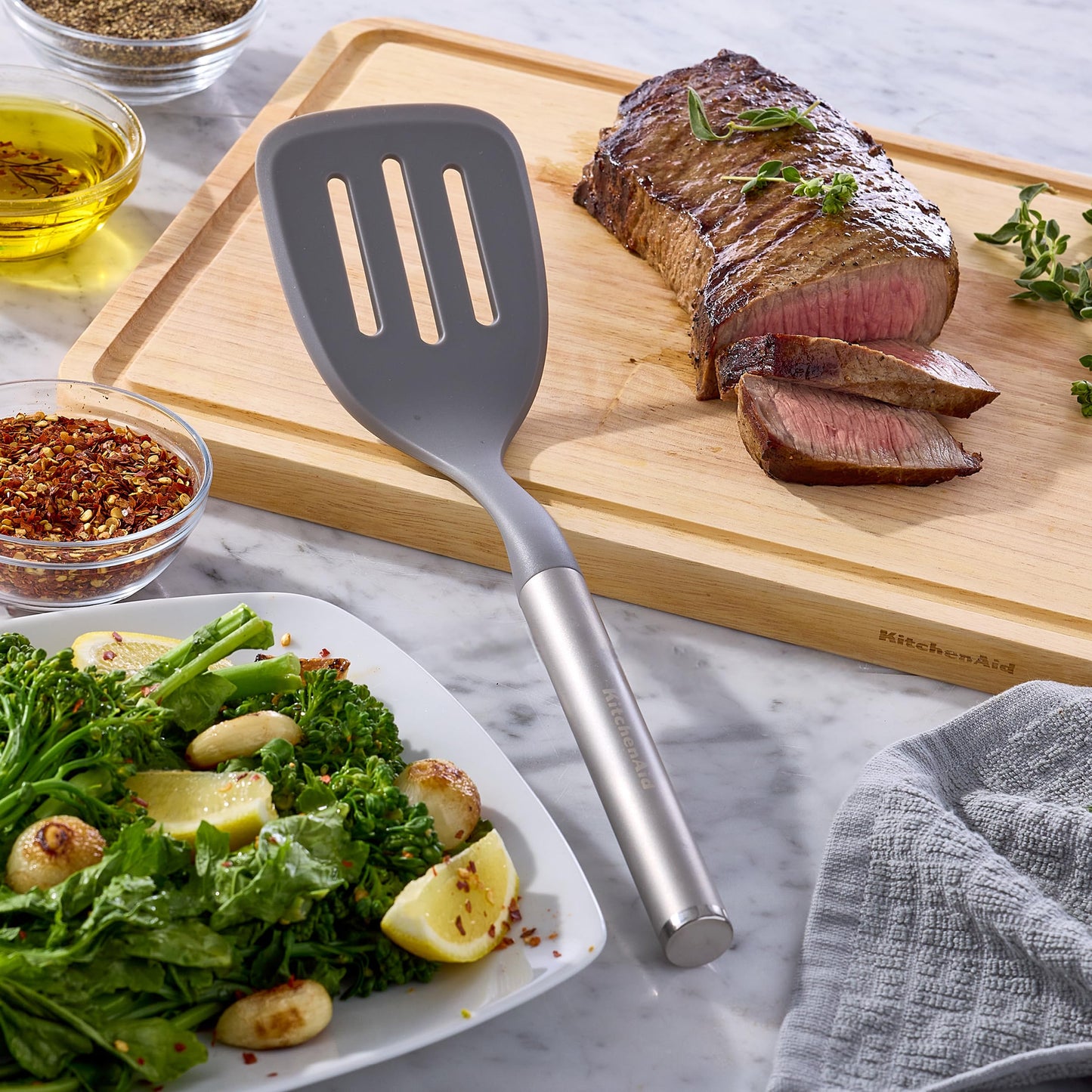 KitchenAid Slotted Turner with Oversized Nonstick-Safe Head and Stainless Steel Handle, Drains Grease and Liquids Easily, Durable and Dishwasher Safe